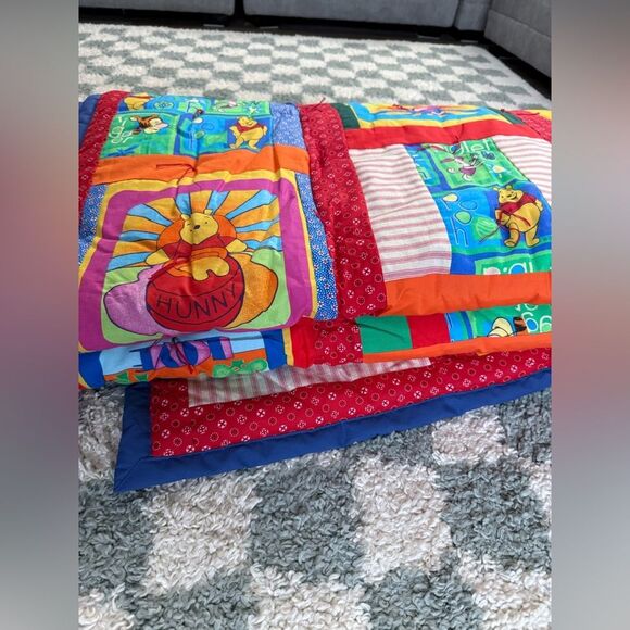 VTG Hand Tied Hand Made Pooh & Friends Disney Multi Color Patchwork Quilt RARE - Picture 11 of 12